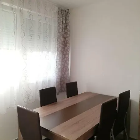 Apartment White Pula